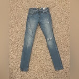 Hollister Super Skinny Jeans – Size 5L (W27 L33)